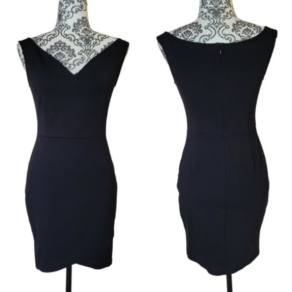 Babaton Dresses & Skirts - Aritzia Babaton Onyx Dress size 6